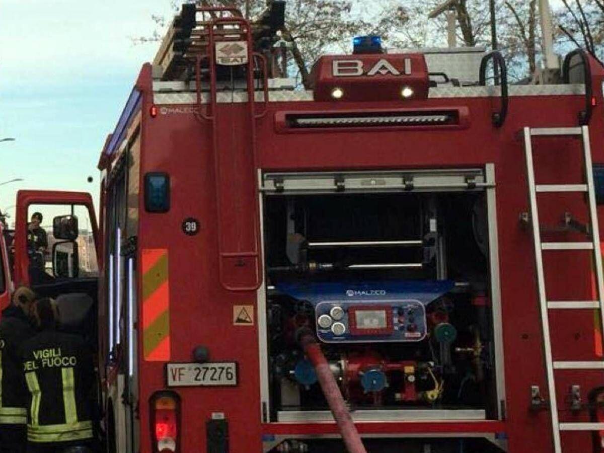 Montelibretti, esplosione al Comune durante la manutenzione dei condizionatori: due feriti - 