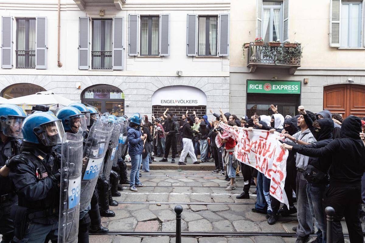 Movimento 17 ottobre lancia la mobilitazione permanente: diffusa guida anti-manganellate - 