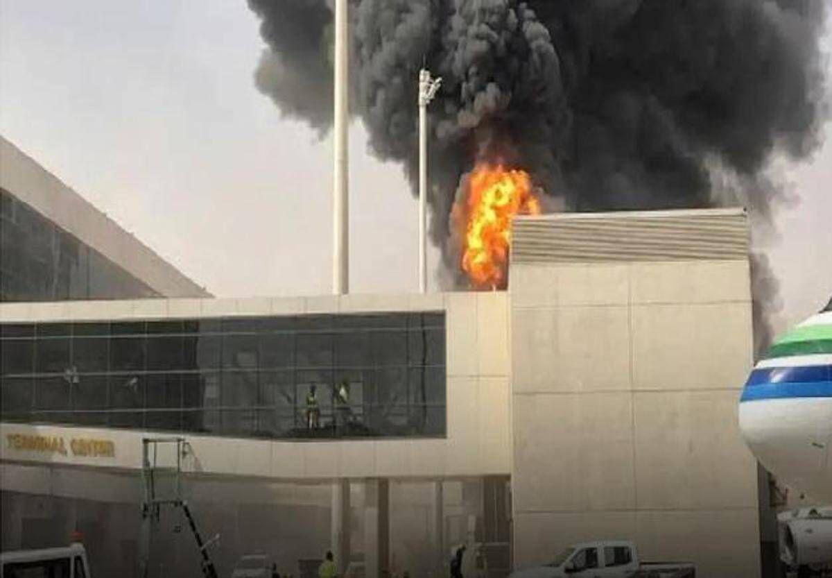 Arabia Saudita, nuovo attacco degli Houthi all’aeroporto di Riad: un morto e 11 feriti - 