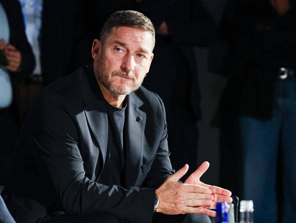 Totti e la paura del Covid: "Stavo per morire, mi ha chiamato Pier Silvio Berlusconi" - 