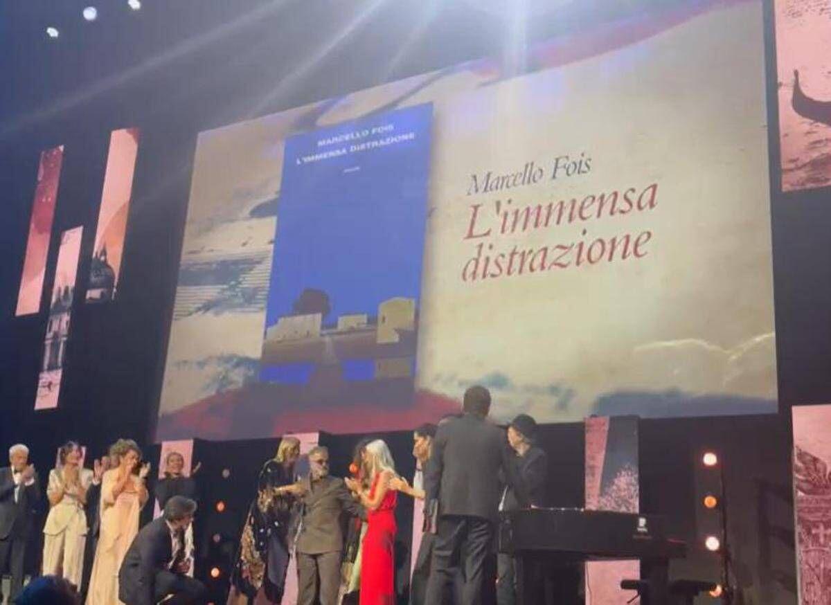 Campiello, Marcello Fois vince l'edizione 2026 con 'L'immensa distrazione'. La dedica a Murgia: "Una donna bellissima" - Video - 