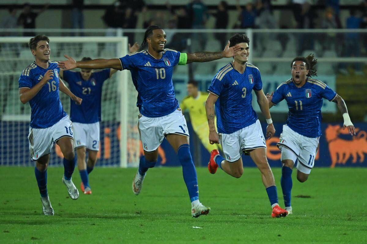 Italia U21, Ndour segna da 70 metri e 'ammutolisce' telecronista polacco - Video - 