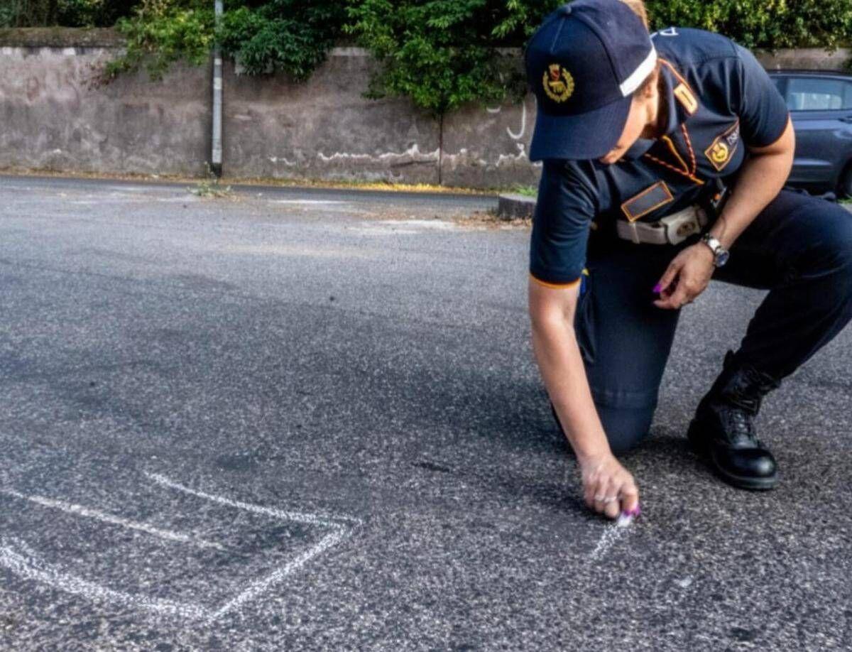 Roma, investe bimbo davanti alla scuola e scappa: 54enne denunciato - 