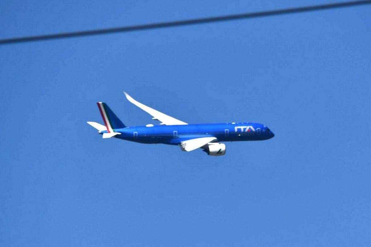 Malore su volo Parigi-Roma, australiana muore dopo atterraggio d'emergenza a Zurigo - 