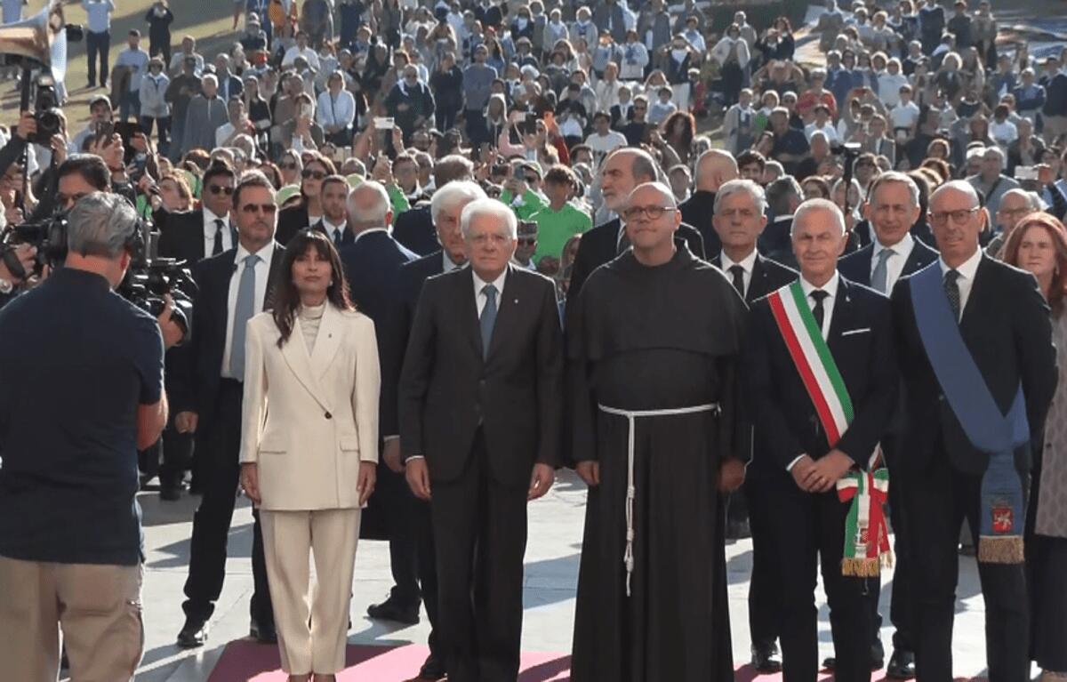 San Francesco, Mattarella ad Assisi: "Profeta di pace e amore. Uccidere in nome di Dio colpa più grande" - 