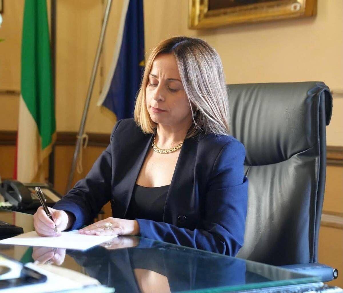 "No al neomelodico che inneggia ai boss", sindaca di Termini Imerese ritira patrocinio a un evento: valanga di commenti positivi sui social - 