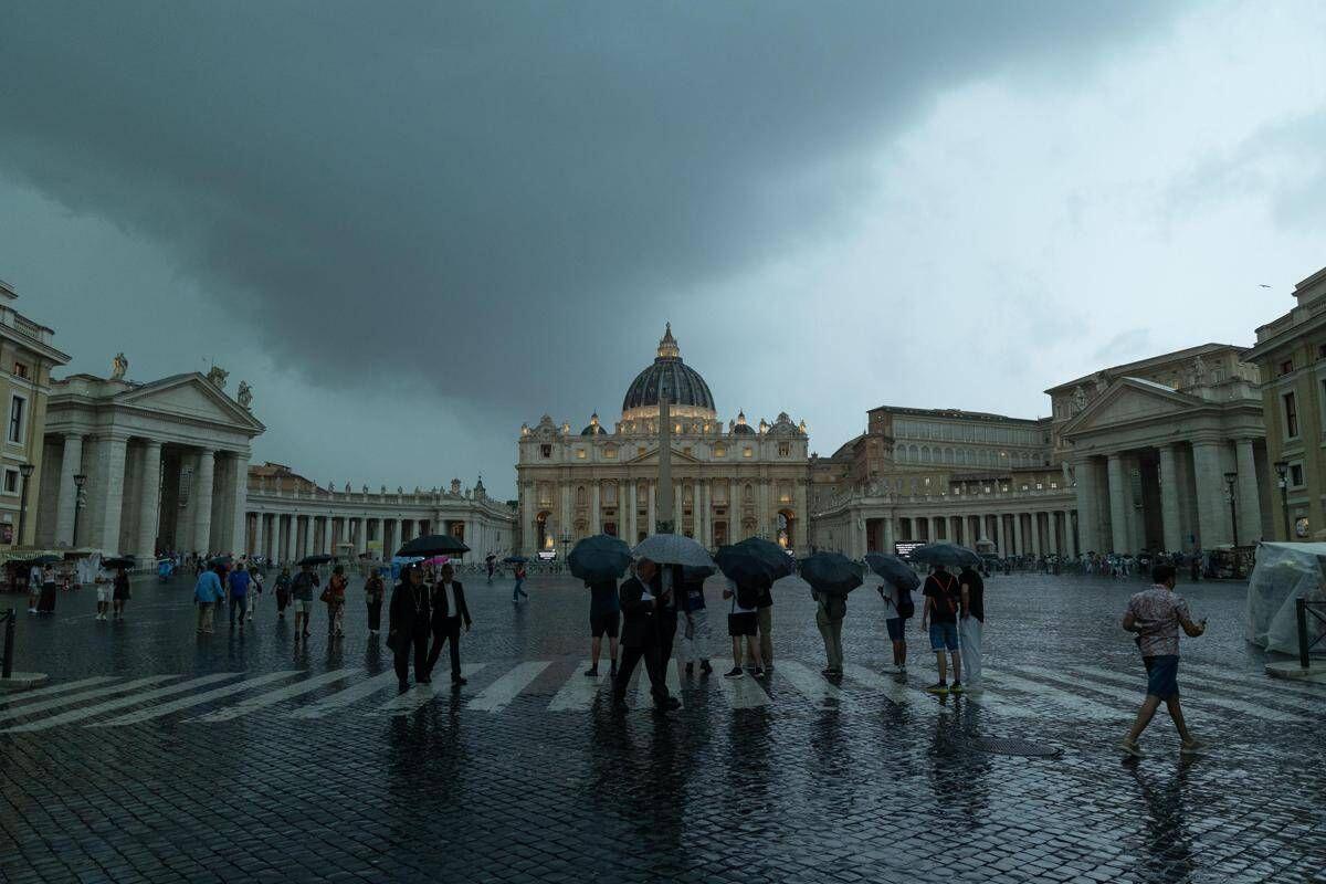 Maltempo, allerta meteo gialla per temporali mercoledì 7 ottobre: le 6 regioni a rischio - 