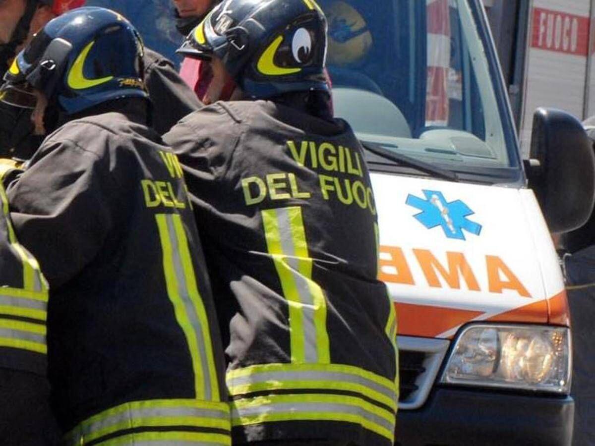 Urtato da camion mentre lavora su cestello, muore operaio 47enne - 
