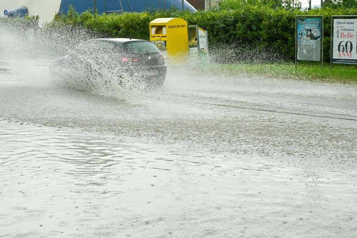 Allerta meteo arancione in Toscana, domani scuole chiuse in vari comuni - 