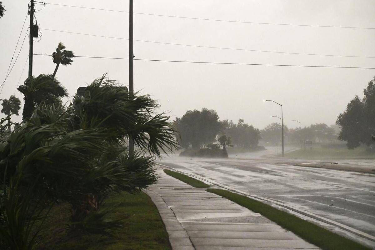 Uragano Isaias tocca terra: in migliaia senza elettricità in Alabama, Florida e Georgia - 