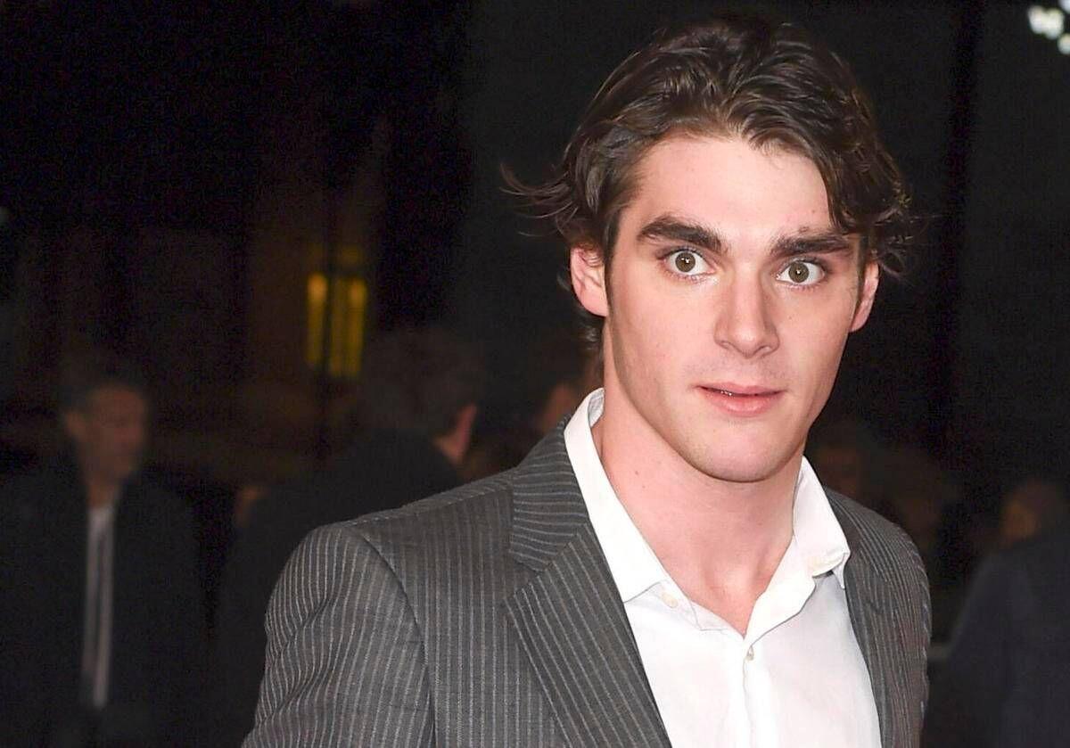 RJ Mitte, il toccante post di Bryan Cranston per la morte del figlio in 'Breaking Bad' - 