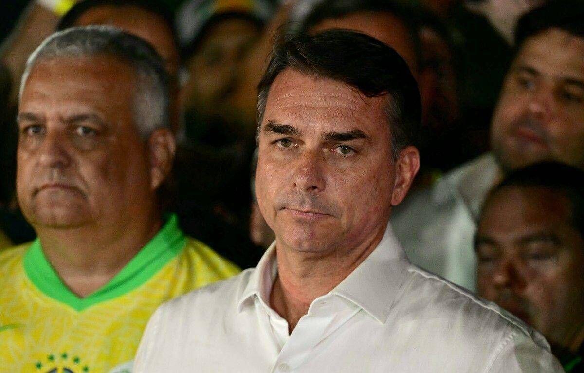 Brasile, partito Bolsonaro riconosce vittoria di Lula. Lui no: "Mi vietano di lasciare il Paese, tentativo di intimidazione" - 
