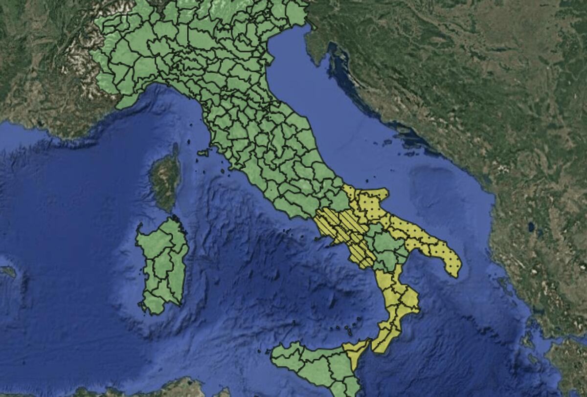 Maltempo, allerta meteo gialla per temporali martedì 13 ottobre: la mappa delle regioni a rischio - 