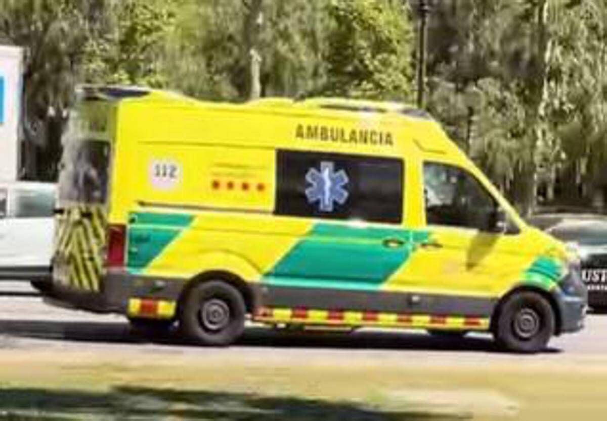Spagna, bus precipita per 20 metri: 41 feriti, la metà sono gravi - 