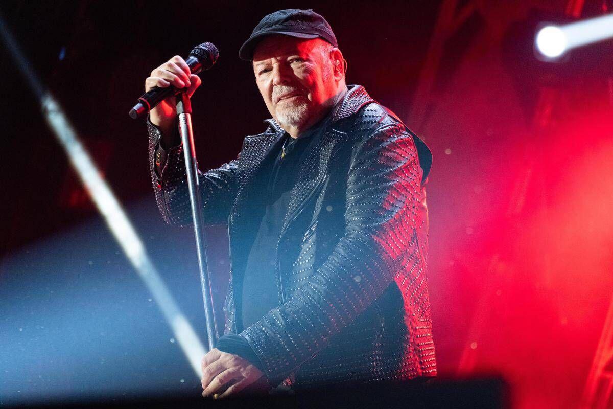 Vasco Rossi, Diego Spagnoli se ne va: "Abbiamo avuto una discussione sul palco, mi dispiace" - 