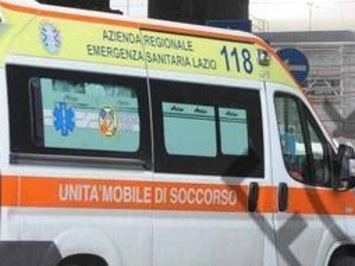 Roma, bimbo di un anno e mezzo muore soffocato da un pezzo di mela - 