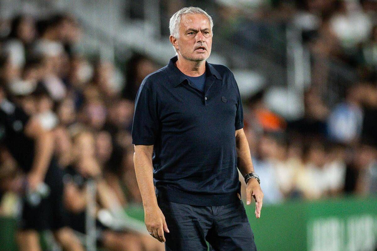 Roma, Mourinho: "Sono un avversario, ma vorrei abbracciare i tifosi" - 