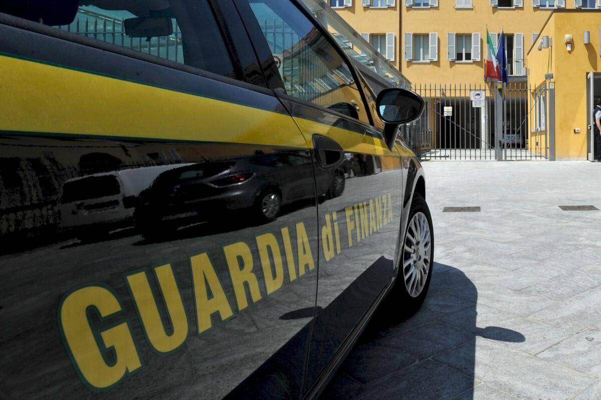 Scoperta maxifrode nel commercio delle materie plastiche: 18 misure cautelari e sequestro da 25 milioni di euro a Torino - 