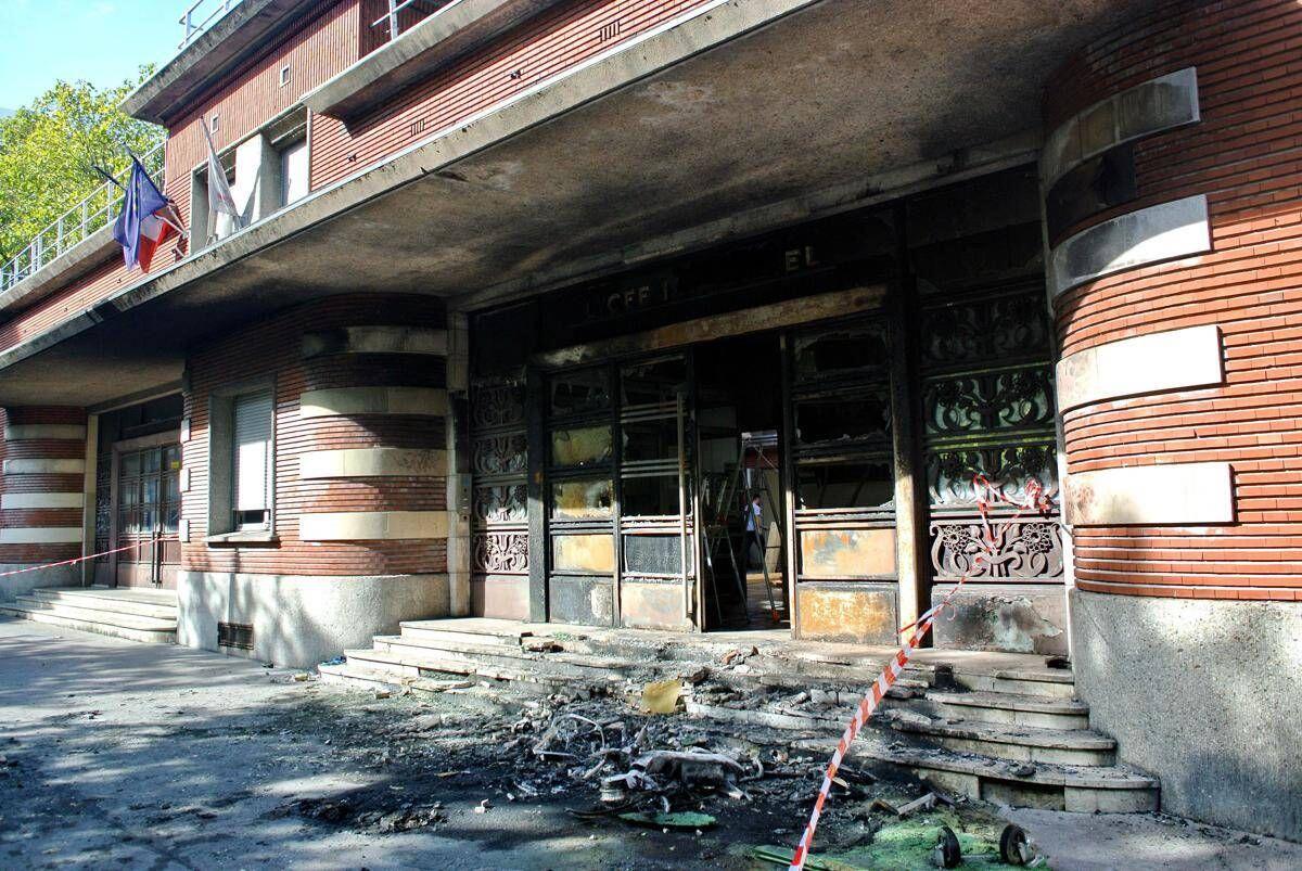 Francia, scuola ancora in tilt: 500 licei chiusi dopo protesta violenta - 