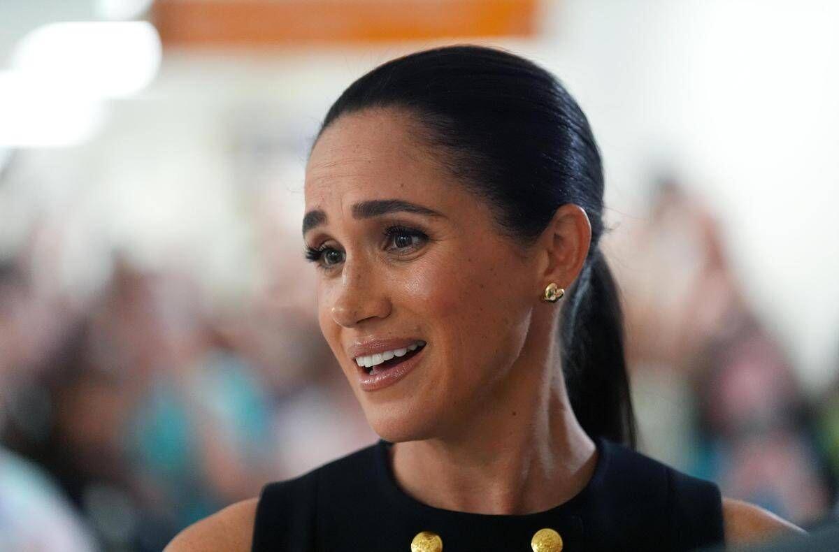 Meghan Markle lancia il calendario dell'Avvento, spunta la proposta 'economica' del sacerdote - 