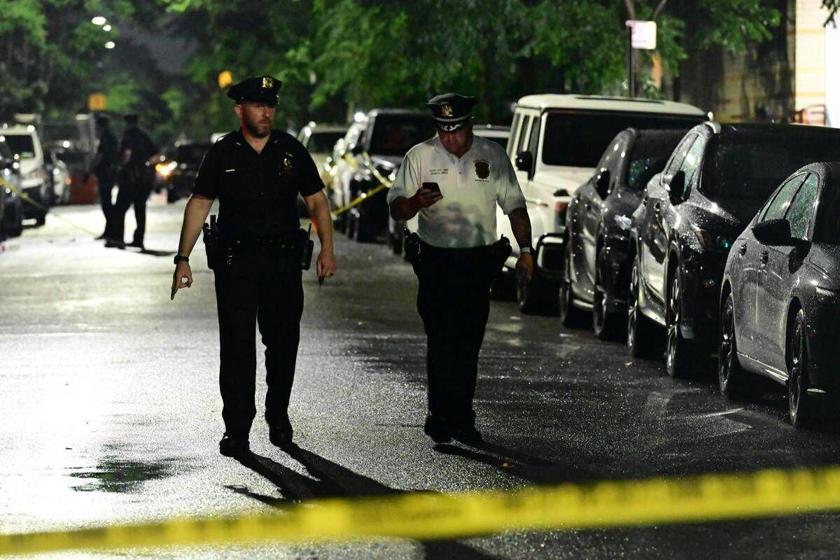 Strage in Usa, uomo armato uccide 8 persone e poi si toglie la vita: tra le vittime 2 bambini - 