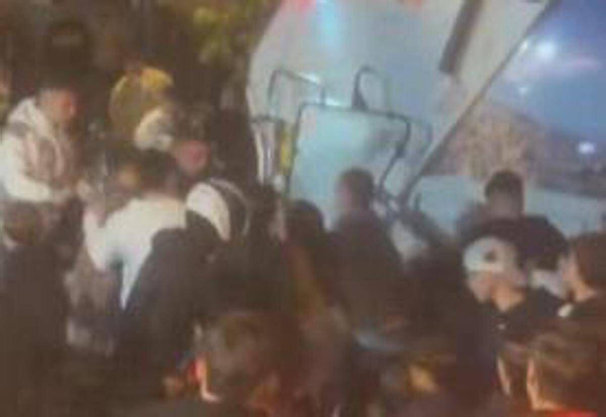 Pestaggio del 50enne a Napoli, nel branco quasi tutti minori: due sono figli di un poliziotto - 