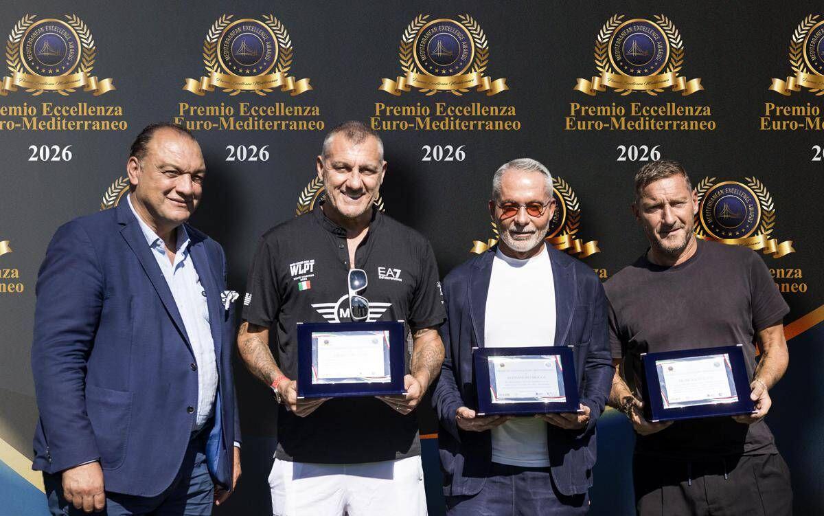 Totti e Vieri ricevono premio Eccellenza Euro Mediterraneo: "Roma-Real Madrid? Gasperini giocherà per vincere" - 
