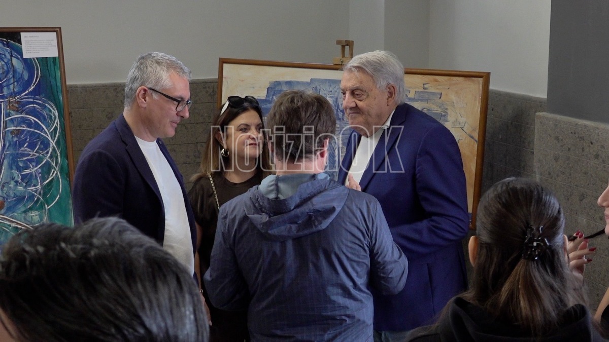 Mostra Vinoli Casa Circond4riale Crotone 2- Redazione 30.09.2026
