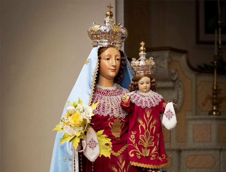 Michele Affidato corona Madonna Petronà - Foto Uff. Stampa Michele Affidato 8.10.2026