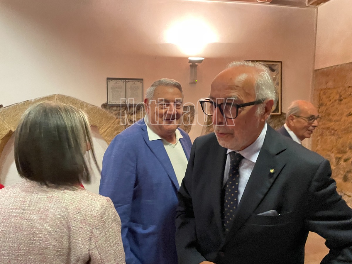 Presentazione Volume Società Dante Alighieri Crotone  - redazione 9.10.2026