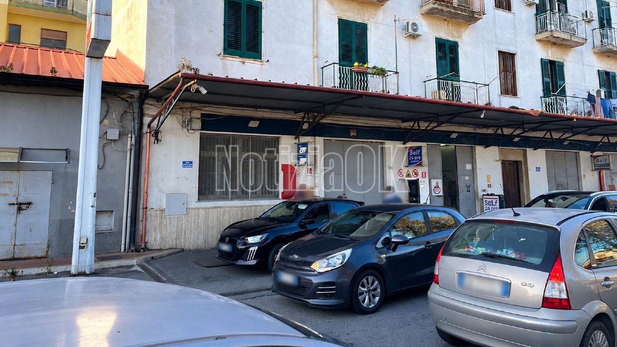 Coda distributori - Crotone - Foto Redazione 15.10.2026