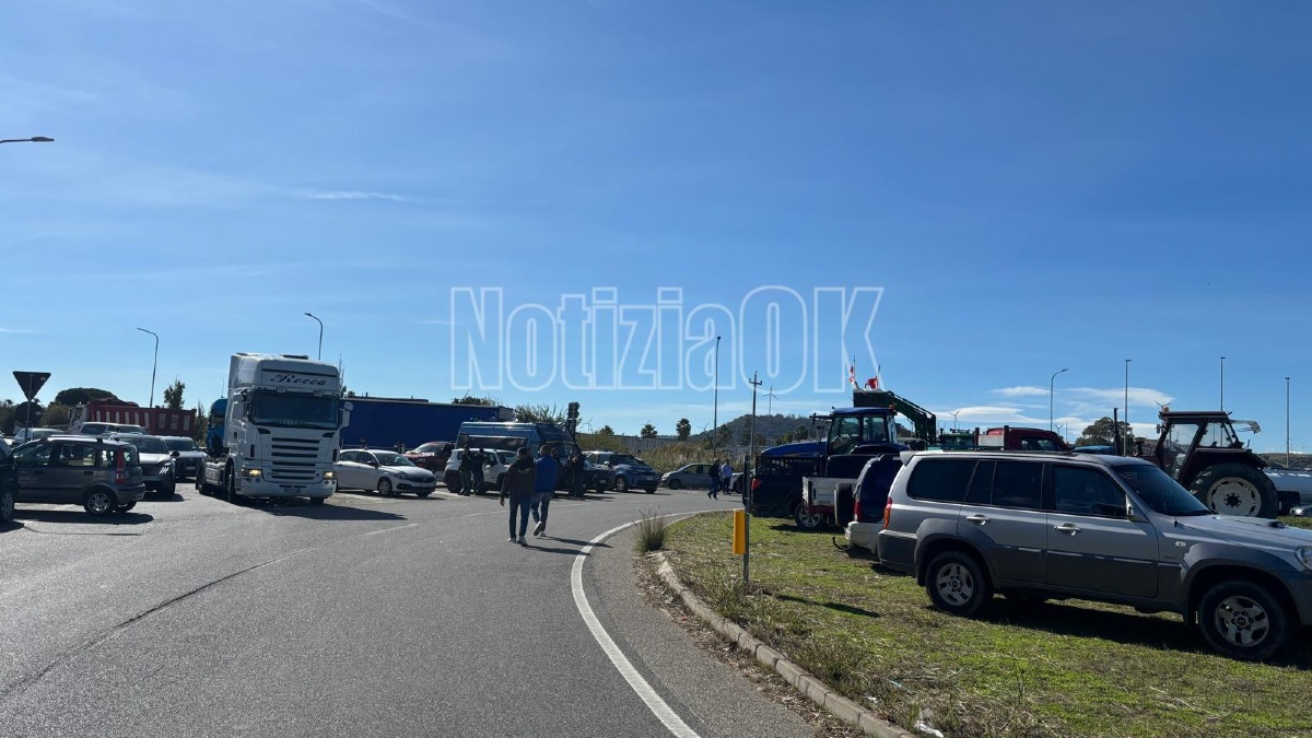 Protesta agricoltori Crotone - Redazione 16.10.2026