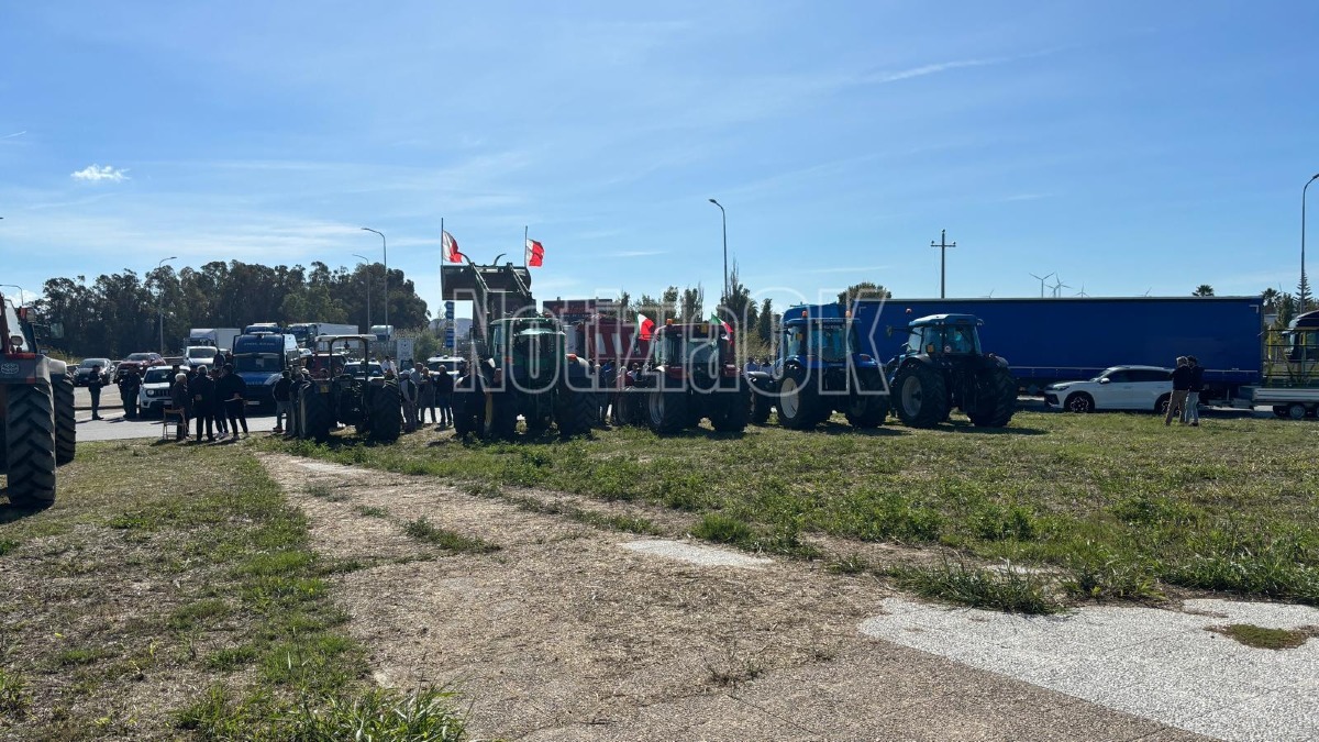 Protesta agricoltori Crotone - Redazione 16.10.2026