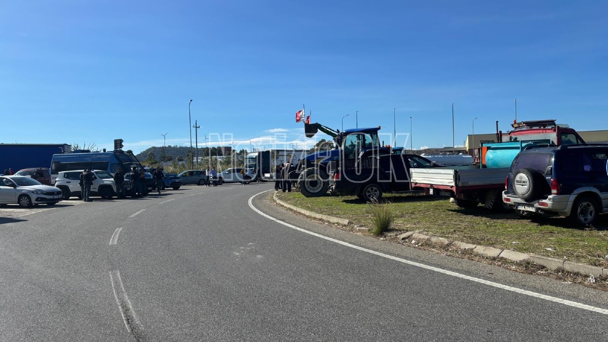 Protesta agricoltori Crotone - Redazione 16.10.2026