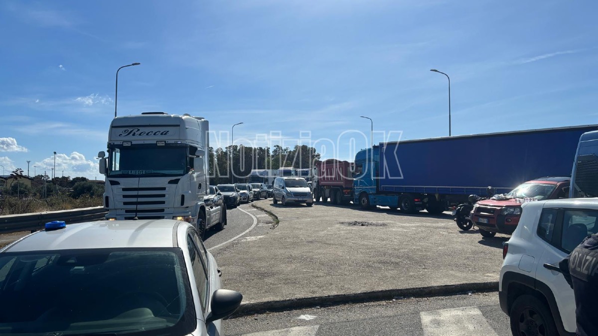 Protesta agricoltori Crotone - Redazione 16.10.2026