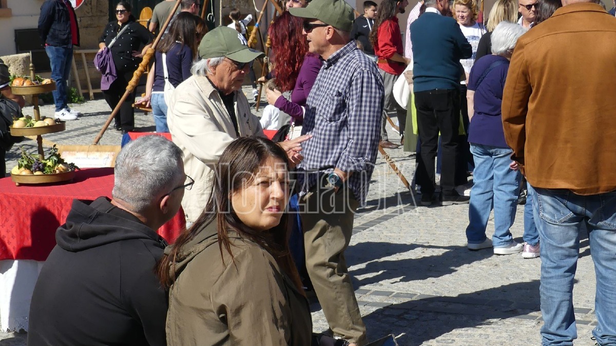 Vivere la storia - Crotone medioevo Piazza Castello - foto redazione 18.10.2026