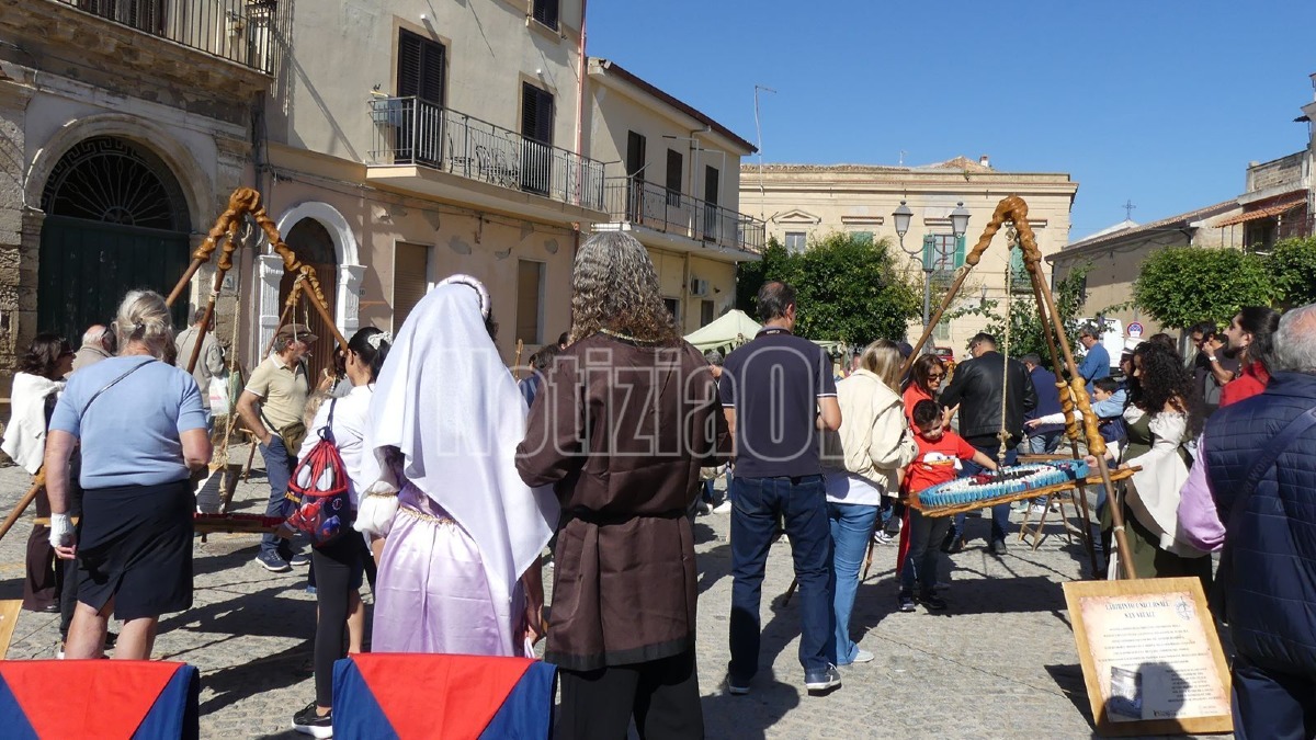 Vivere la storia - Crotone medioevo Piazza Castello - foto redazione 18.10.2026