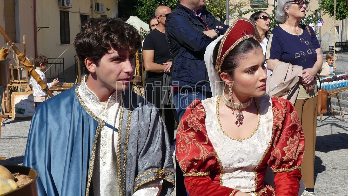 Vivere la storia - Crotone medioevo Piazza Castello - foto redazione 18.10.2026