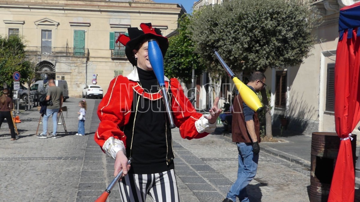 Vivere la storia - Crotone medioevo Piazza Castello - foto redazione 18.10.2026