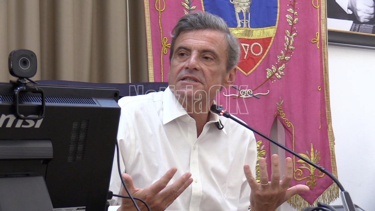 Carlo Calenda a Crotone - Foto Redazione 24.10.2026