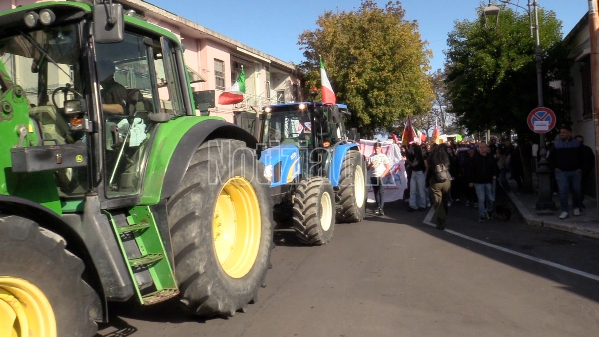 Protesta 30 Ottobre Agricoltori e studenti - Foto Redazione 30.10.2026
