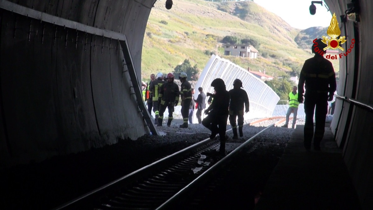 Vigili del fuoco esercitazione Galleria Catanzaro -  Foto Uff. Stampa Vigili del fuoco 30.10.2026